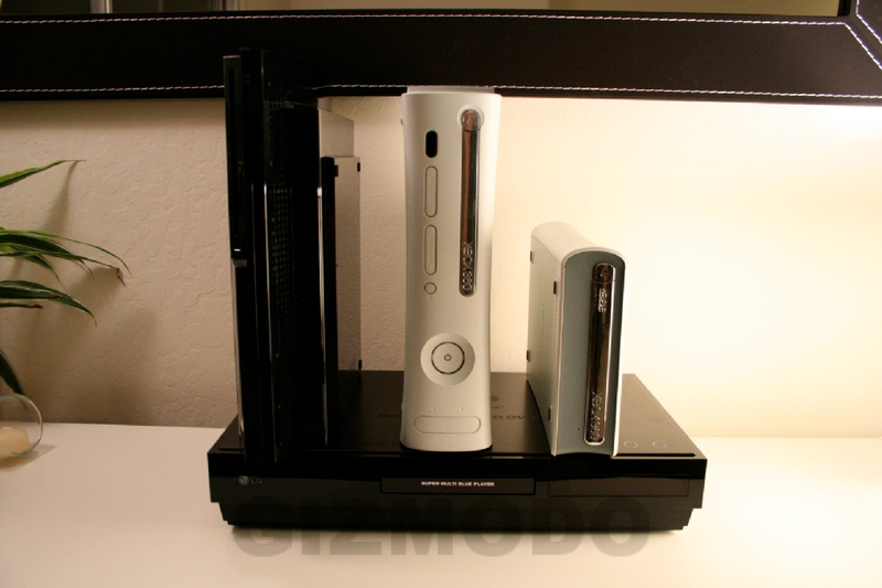 Illustration for article titled First Review: LG BH100 Hybrid Blu-Ray/HD-DVD Player (Verdict: Format War Still Blazing)